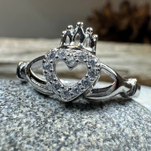 Load image into Gallery viewer, Claddagh Princess Ring