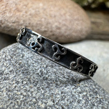 Load image into Gallery viewer, Minimalist Triple Spiral Ring