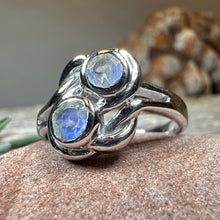 Load image into Gallery viewer, Goldevia Moonstone Ring