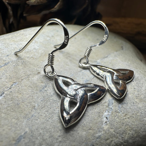 Load image into Gallery viewer, Dainty Trinity Knot Earrings