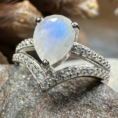 Load image into Gallery viewer, Chevron Moonstone Ring in Sterling Silver