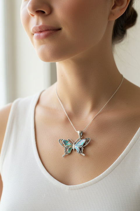 Load image into Gallery viewer, Adeliza Butterfly Necklace