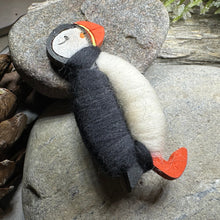 Load image into Gallery viewer, Scottish Puffin Scatter Pin