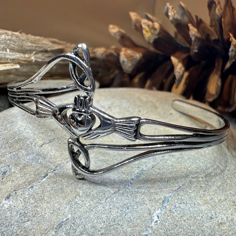 Load image into Gallery viewer, Ireland Claddagh Cuff Bracelet