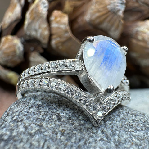 Load image into Gallery viewer, Chevron Moonstone Ring in Sterling Silver