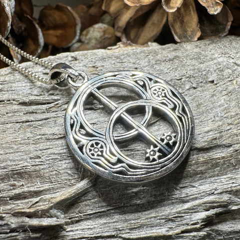 Load image into Gallery viewer, Glastonbury Chalice Well Necklace in Sterling Silver