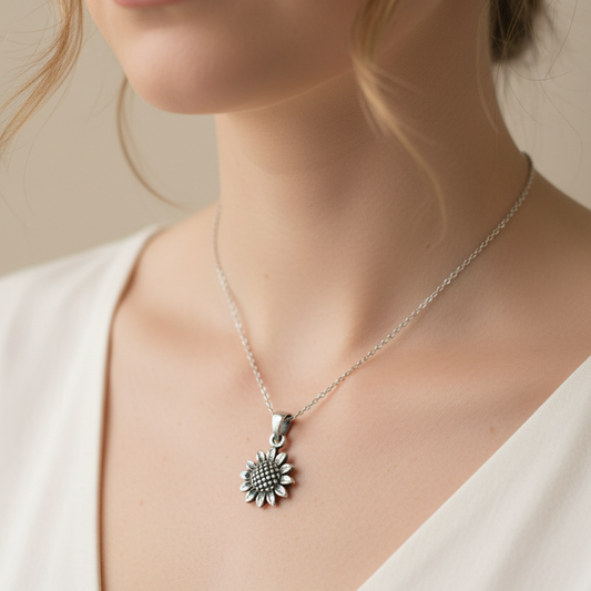 Fonnail Sunflower Necklace in Sterling Silver