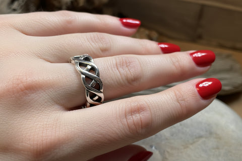 Load image into Gallery viewer, Promise Celtic Knot Ring in Sterling Silver
