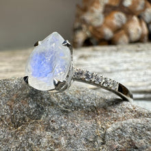 Load image into Gallery viewer, Kerrilyn Moonstone Ring