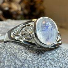 Load image into Gallery viewer, Daviana Moonstone Signet Ring