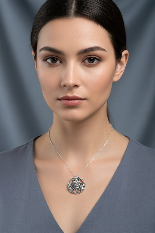 Sylvania Irish Shamrock Claddagh Necklace