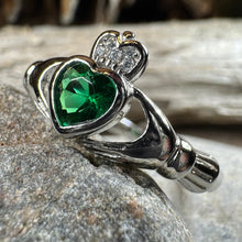 Load image into Gallery viewer, Emerald Meadow Irish Claddagh Ring