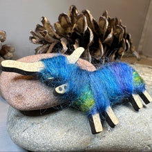 Load image into Gallery viewer, Scottish Highland Cow Scatter Pin