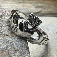 Load image into Gallery viewer, Vow Irish Claddagh Ring