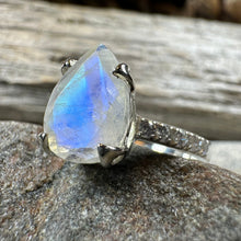Load image into Gallery viewer, Kerrilyn Moonstone Ring