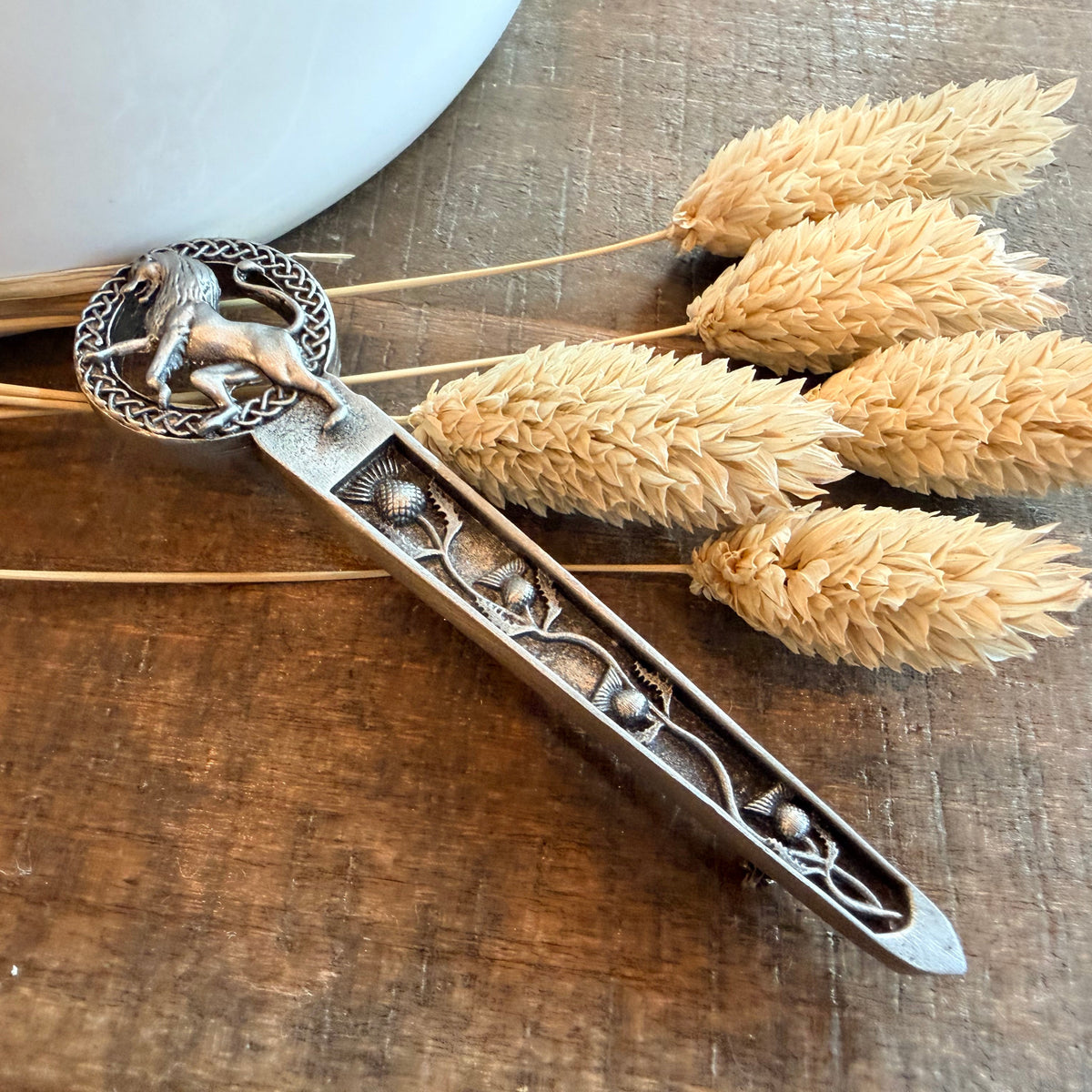 Thistle Scotland Lion Kilt Pin in Pewter