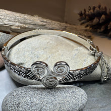 Load image into Gallery viewer, Celtic Spiral Bracelet