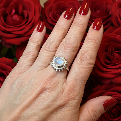 Load image into Gallery viewer, Sunyana Moonstone Sun Ring