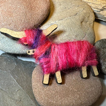 Load image into Gallery viewer, Scottish Highland Cow Scatter Pin