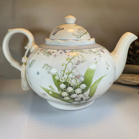 Load image into Gallery viewer, Lily of the Valley Fine China Teapot
