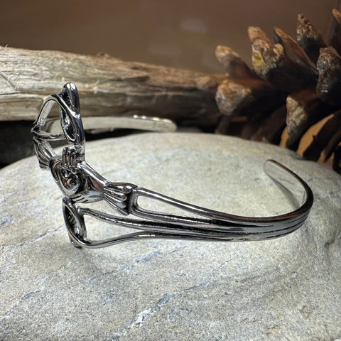 Load image into Gallery viewer, Ireland Claddagh Cuff Bracelet