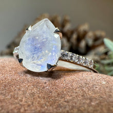 Load image into Gallery viewer, Kerrilyn Moonstone Ring