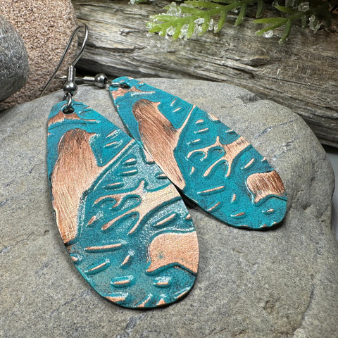 Load image into Gallery viewer, Wintersong Bird Copper Earrings