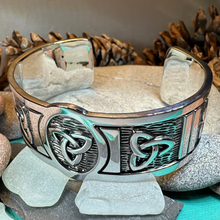 Load image into Gallery viewer, Trinity Knot Cuff Bracelet