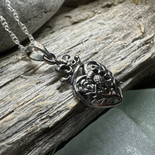 Load image into Gallery viewer, Rose & Thistle Luckenbooth Necklace