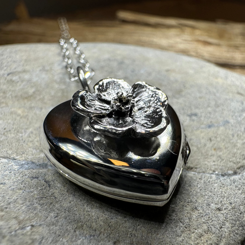 Load image into Gallery viewer, Dogwood Flower Silver Locket Necklace