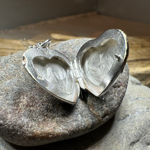 Load image into Gallery viewer, Dogwood Flower Silver Locket Necklace