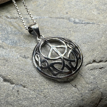 Load image into Gallery viewer, Peace Sign Necklace
