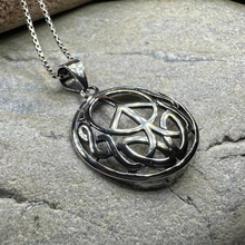 Load image into Gallery viewer, Peace Sign Necklace