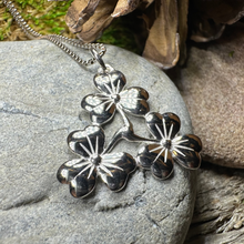 Load image into Gallery viewer, Triple Shamrock Necklace