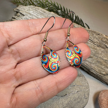 Load image into Gallery viewer, Lifeforce Celtic Spiral Copper Earrings