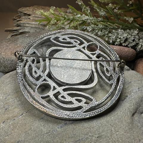 Load image into Gallery viewer, Heathergems Celtic Knot Brooch - Classic Scottish Jewelry