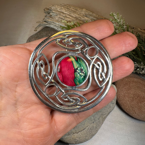 Load image into Gallery viewer, Heathergems Celtic Knot Brooch - Classic Scottish Jewelry