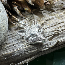 Load image into Gallery viewer, Fiona Fox Necklace