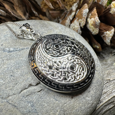 Load image into Gallery viewer, Celtic Yin Yang Necklace