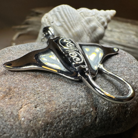 Load image into Gallery viewer, Manta Ray Necklace