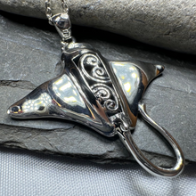 Load image into Gallery viewer, Manta Ray Necklace