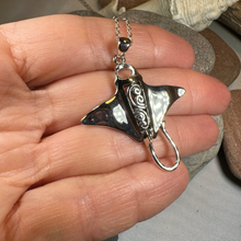 Load image into Gallery viewer, Manta Ray Necklace