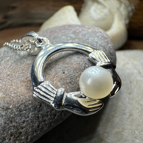 Load image into Gallery viewer, Pearl Claddagh Necklace