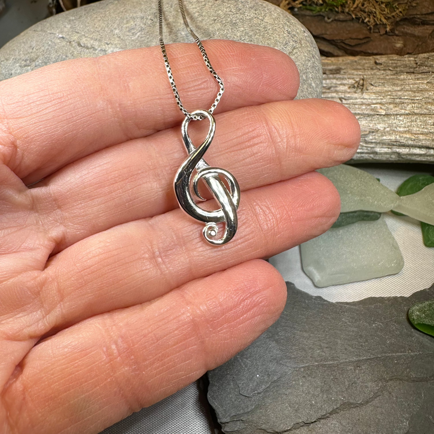 Elegant Music Necklace in Sterling Silver