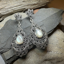 Load image into Gallery viewer, Cecette Romantic Earrings