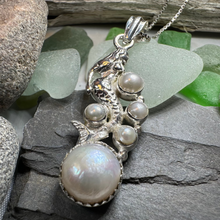 Load image into Gallery viewer, Marica Pearl Mermaid Necklace