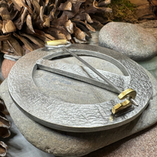 Load image into Gallery viewer, Strathclyde Thistle Tartan Pin