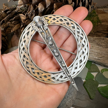 Load image into Gallery viewer, Strathclyde Thistle Tartan Pin