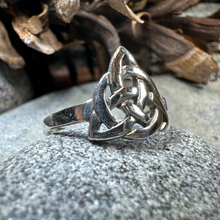 Load image into Gallery viewer, Dainty Little Celtic Knot Ring