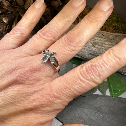 Load image into Gallery viewer, Sláinte Shamrock Celtic Ring